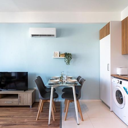 Livia Studio Apartment In Larnaca Eksteriør billede