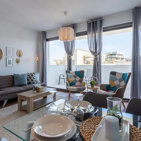 Livia Studio Apartment In Larnaca Eksteriør billede