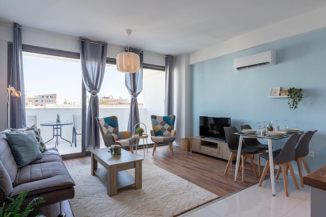 Livia Studio Apartment In Larnaca Eksteriør billede