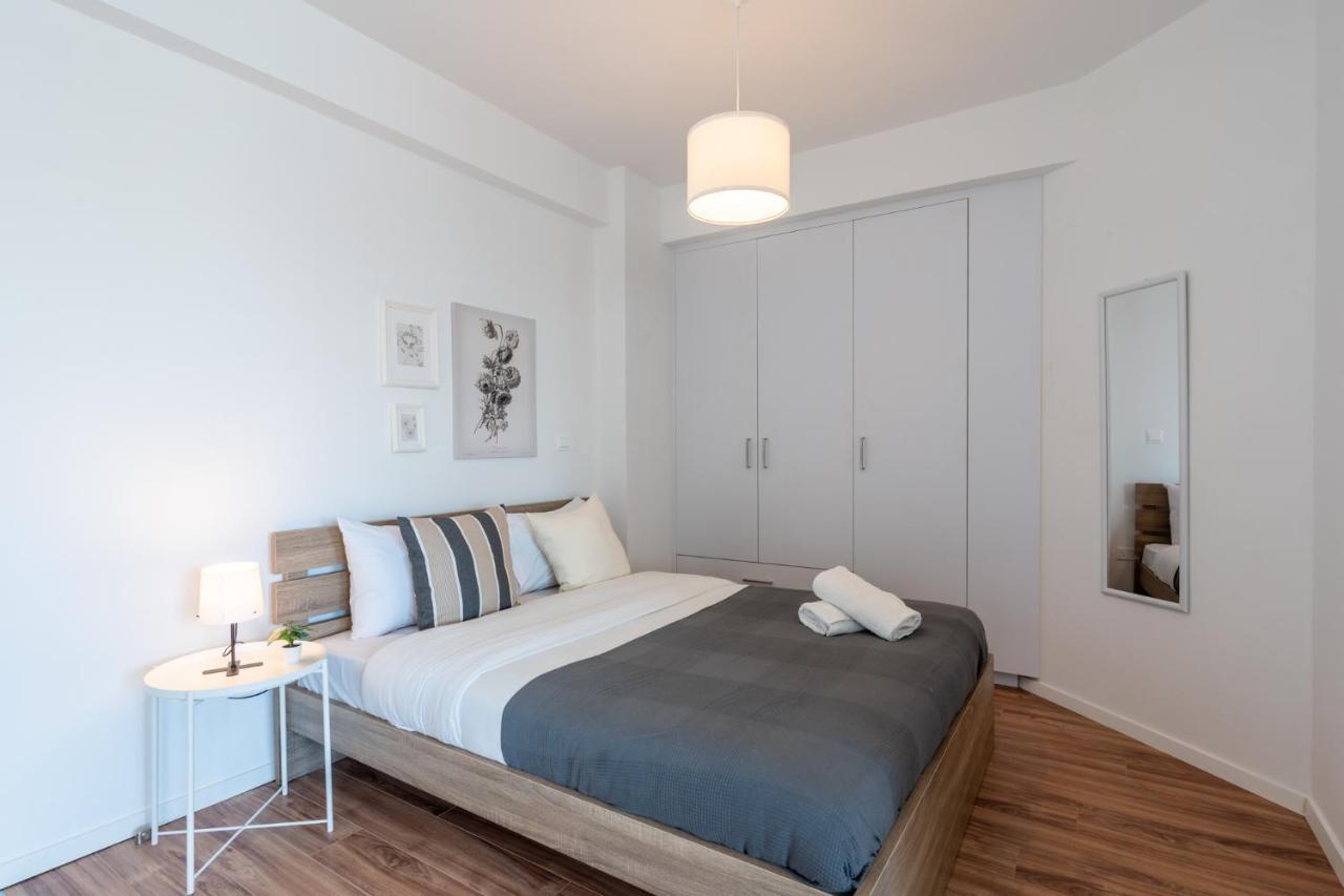 Livia Studio Apartment In Larnaca Eksteriør billede