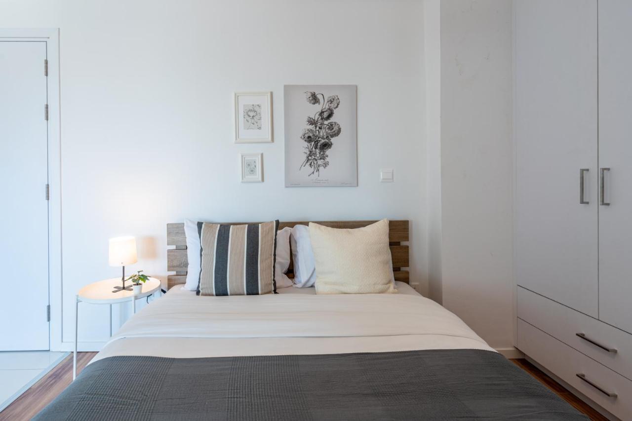 Livia Studio Apartment In Larnaca Eksteriør billede