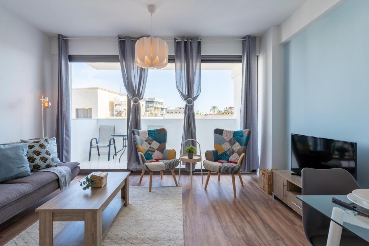 Livia Studio Apartment In Larnaca Eksteriør billede