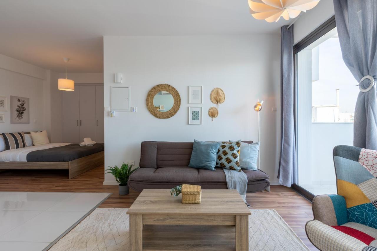Livia Studio Apartment In Larnaca Eksteriør billede